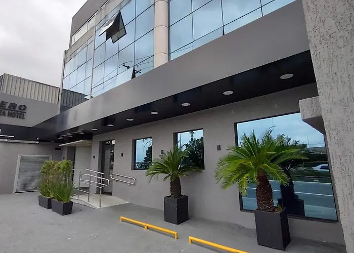 Aero Plaza Hotel