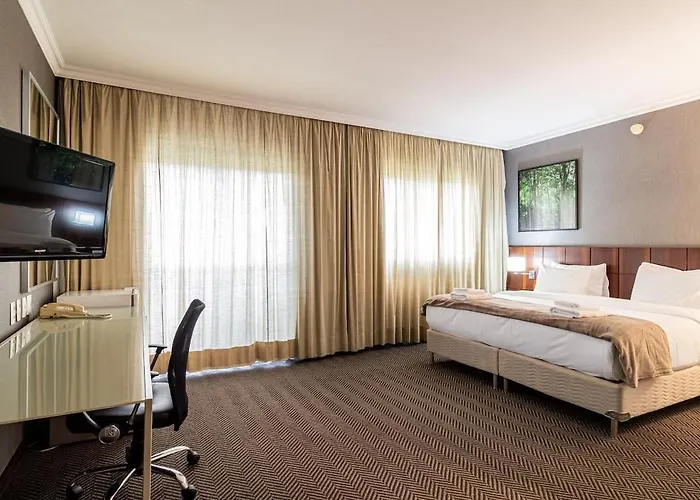 Bhomy Chsanto Antonio - Suite A 10Min Do Metro Blu1609