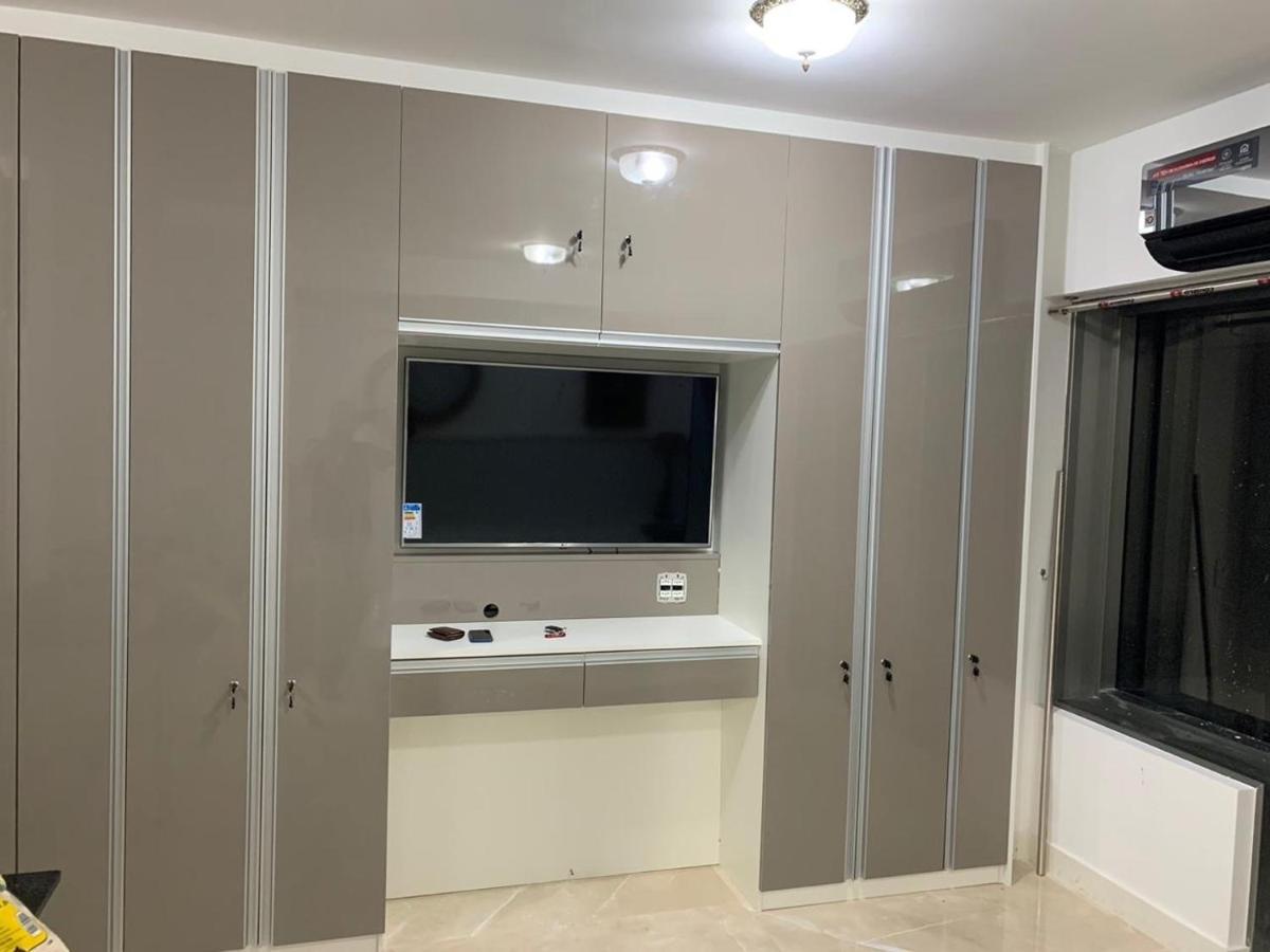 Magnifico 5 Estrelas A Lancar Con Vaga Y Netflix Apartment