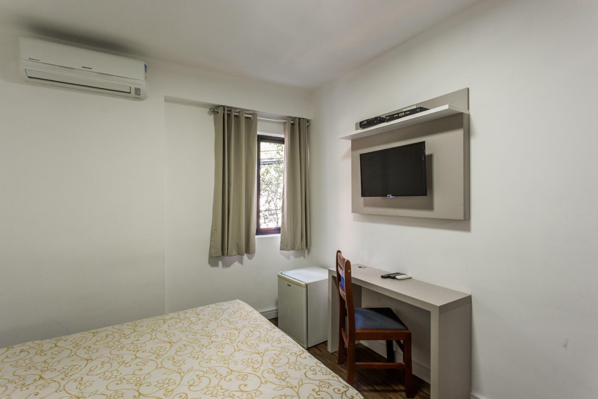 Khách sạn Cardim Plaza