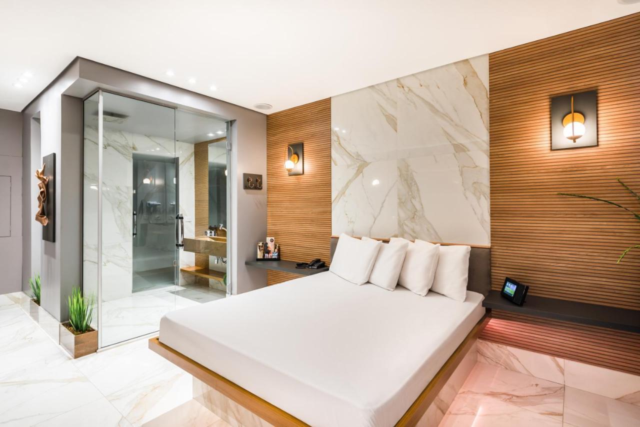 Mood Khách sạn tình yêu 5*