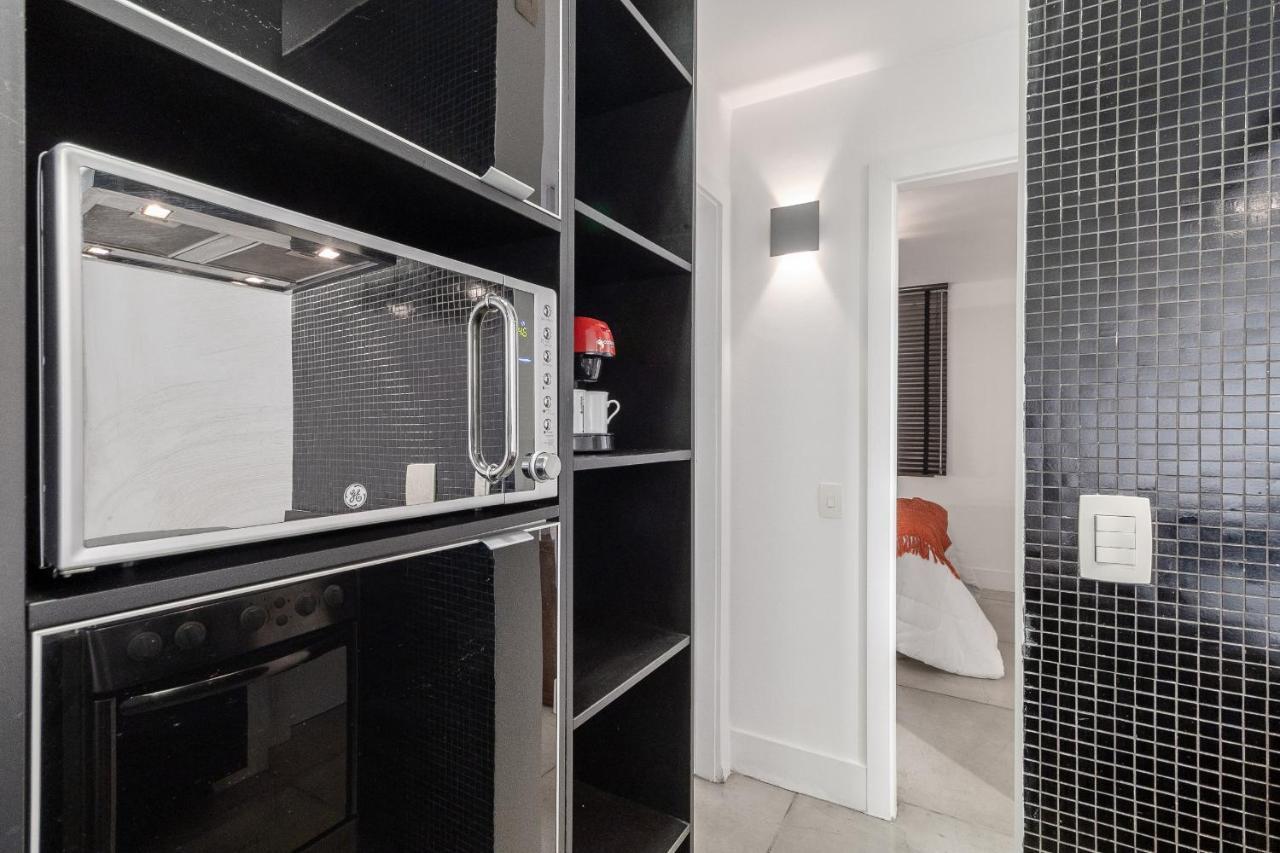 Akile Haddock Lobo Apartment