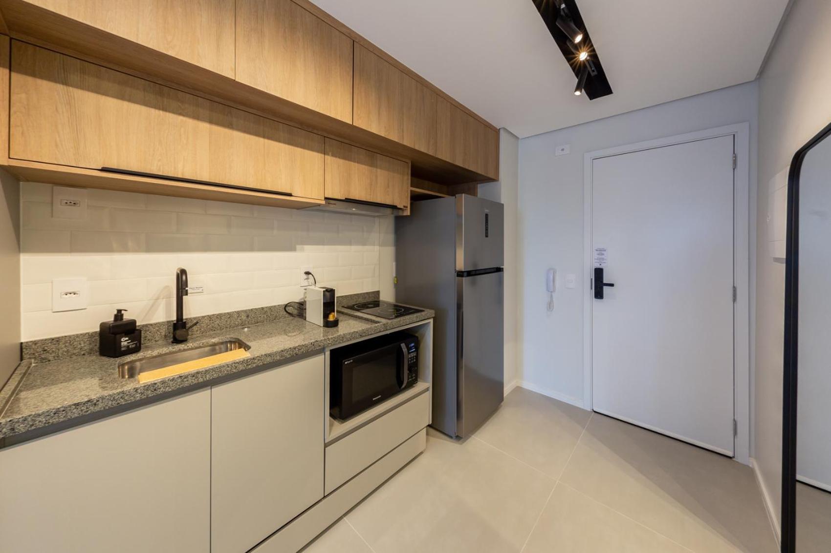 Charlie Uwin Brooklin Apartment *