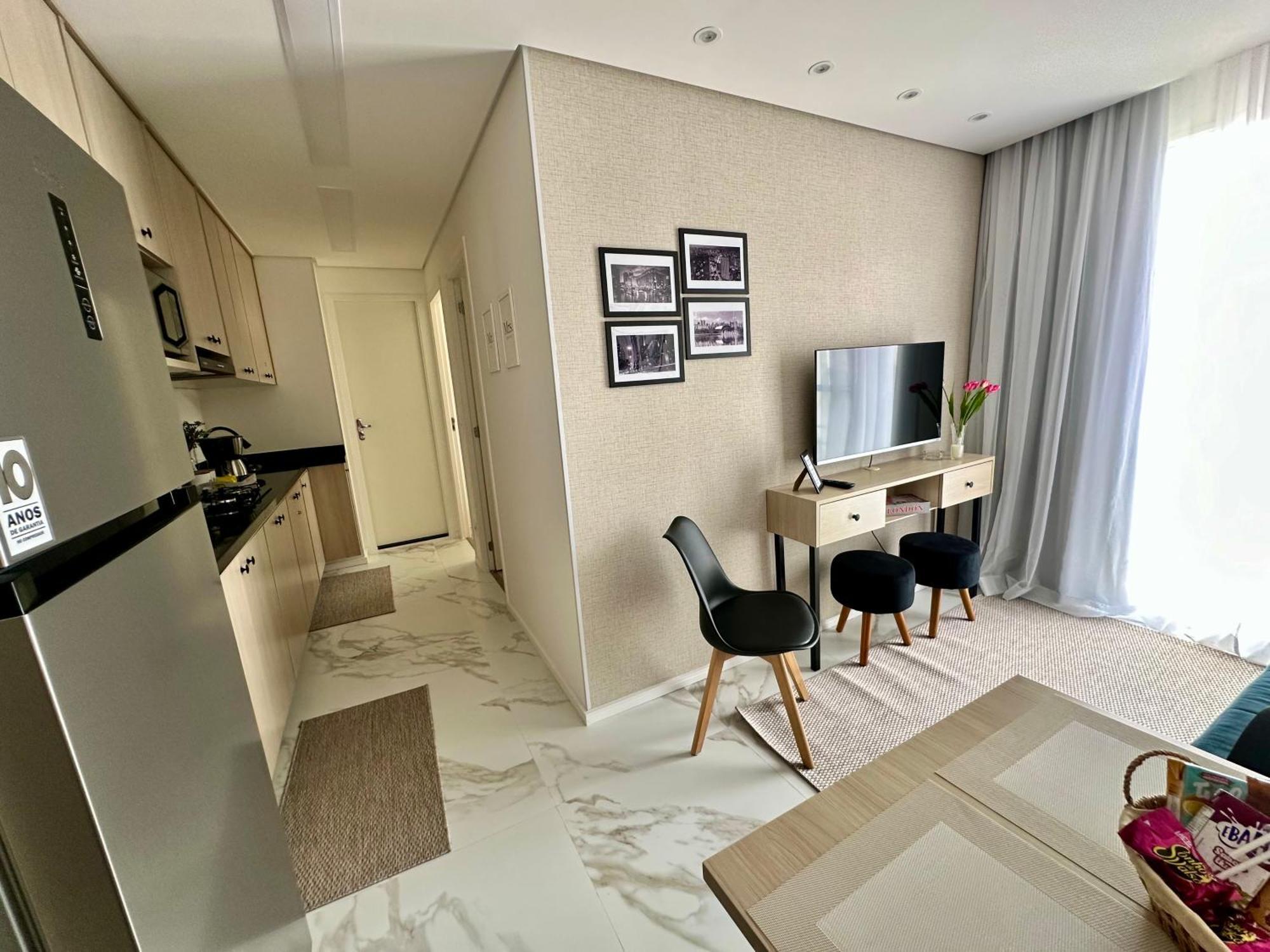 Apartemen Decorado Com Sacada No Polo Cultural E Eventos Da De Sao Paulo