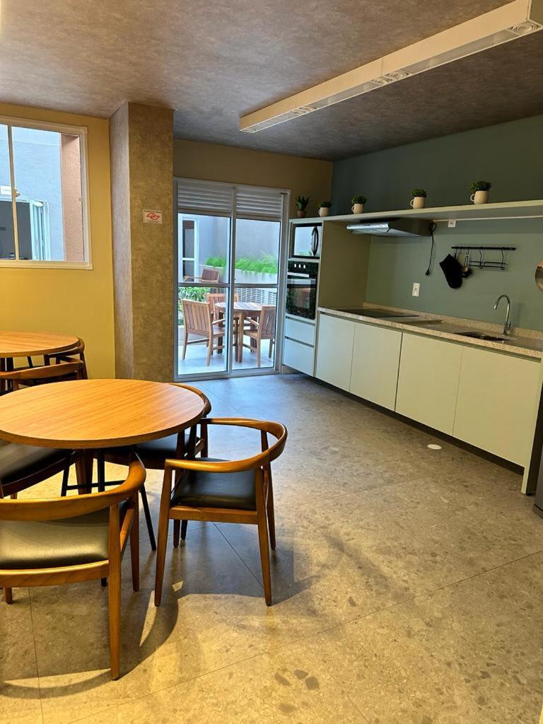 Apartemen Decorado Com Sacada No Polo Cultural E Eventos Da De Sao Paulo