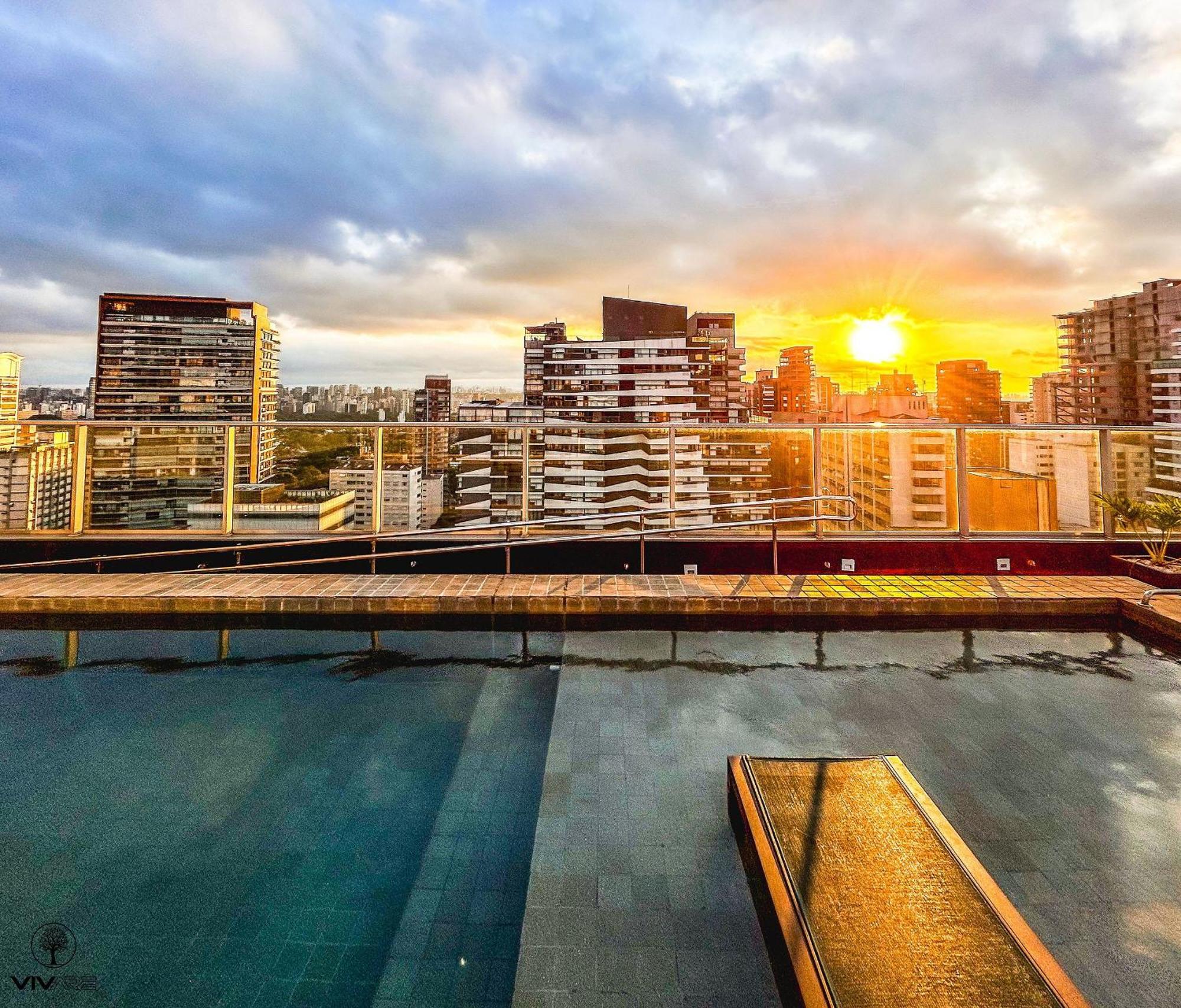 Seasons Pinheiros - Px Hosp Das Clinicas/reboucas * Sao Paulo