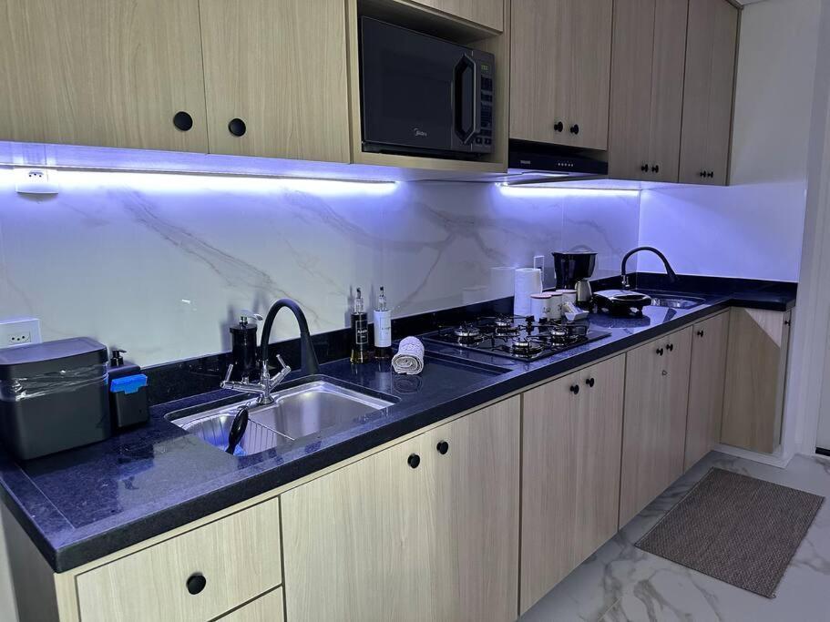 Apartemen Decorado Com Sacada No Polo Cultural E Eventos Da De