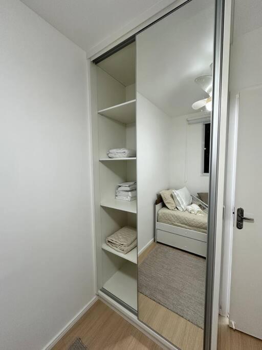 Apartemen Decorado Com Sacada No Polo Cultural E Eventos Da De *