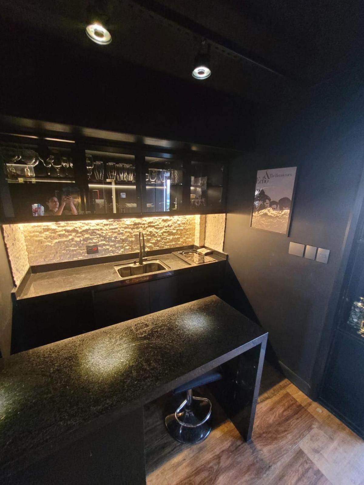 Morumbi, Pub, Com Hidromassagem, Piscina Aquecida Privativa, Lareira, Que Voce Precisa Descansar, Trabalhar Ou Realizar Aquela Comemoracao! Com Total Conforto E Privacidade! O Nota 10 De Sp! Căn hộ