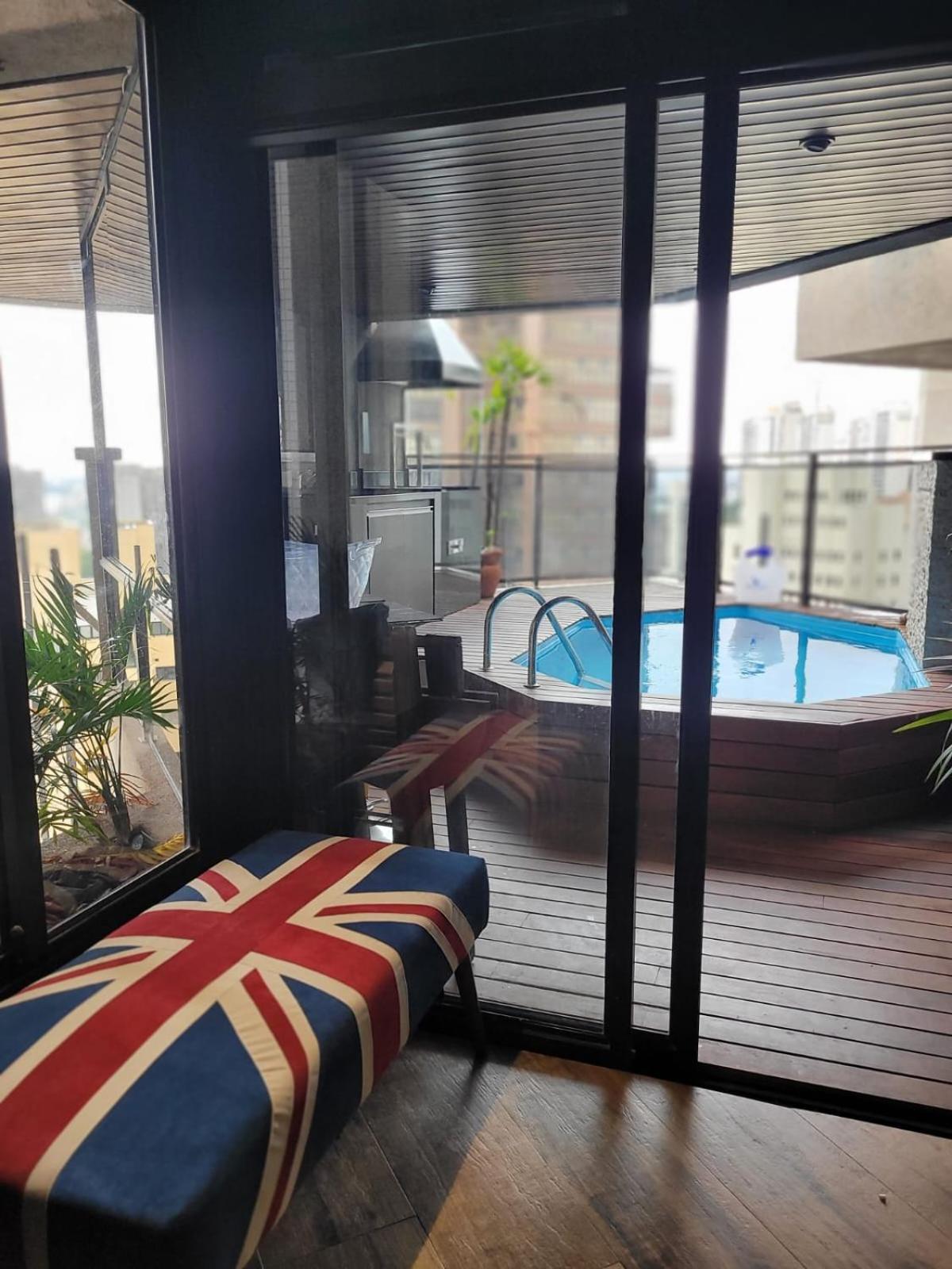 Căn hộ Morumbi, Pub, Com Hidromassagem, Piscina Aquecida Privativa, Lareira, Que Voce Precisa Descansar, Trabalhar Ou Realizar Aquela Comemoracao! Com Total Conforto E Privacidade! O Nota 10 De Sp!