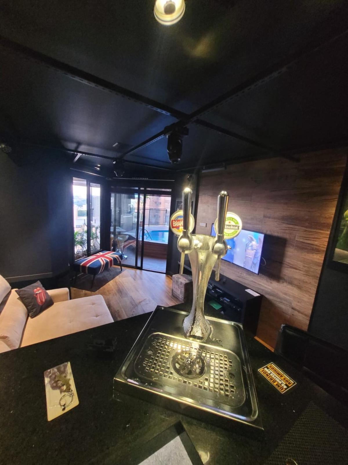 Morumbi, Pub, Com Hidromassagem, Piscina Aquecida Privativa, Lareira, Que Voce Precisa Descansar, Trabalhar Ou Realizar Aquela Comemoracao! Com Total Conforto E Privacidade! O Nota 10 De Sp! Căn hộ *