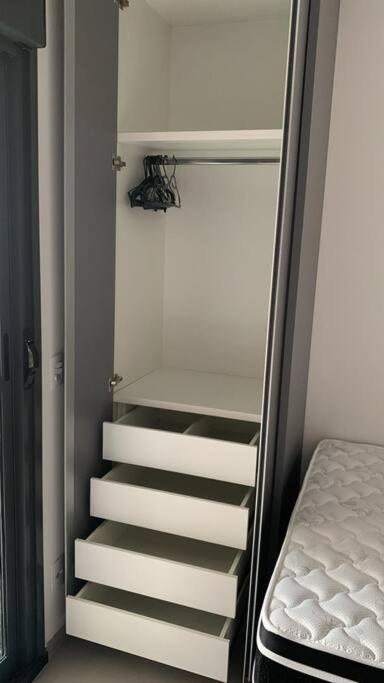 Studio704 Metro Brooklin Apartment *