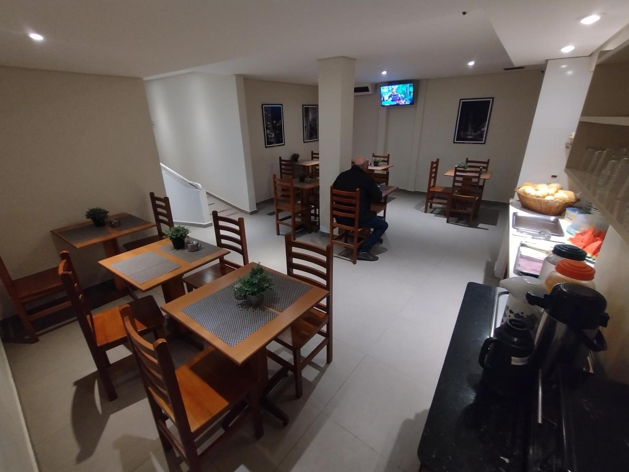 Hotel Plaza Olido *