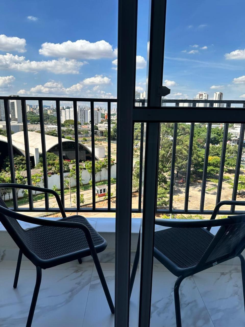 Apartemen Decorado Com Sacada No Polo Cultural E Eventos Da De *