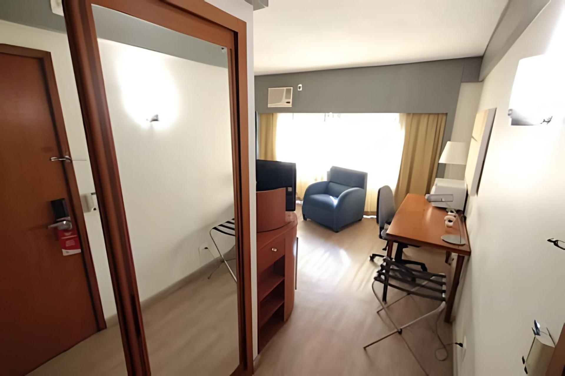Flat King Mariana Khách sạn 4*