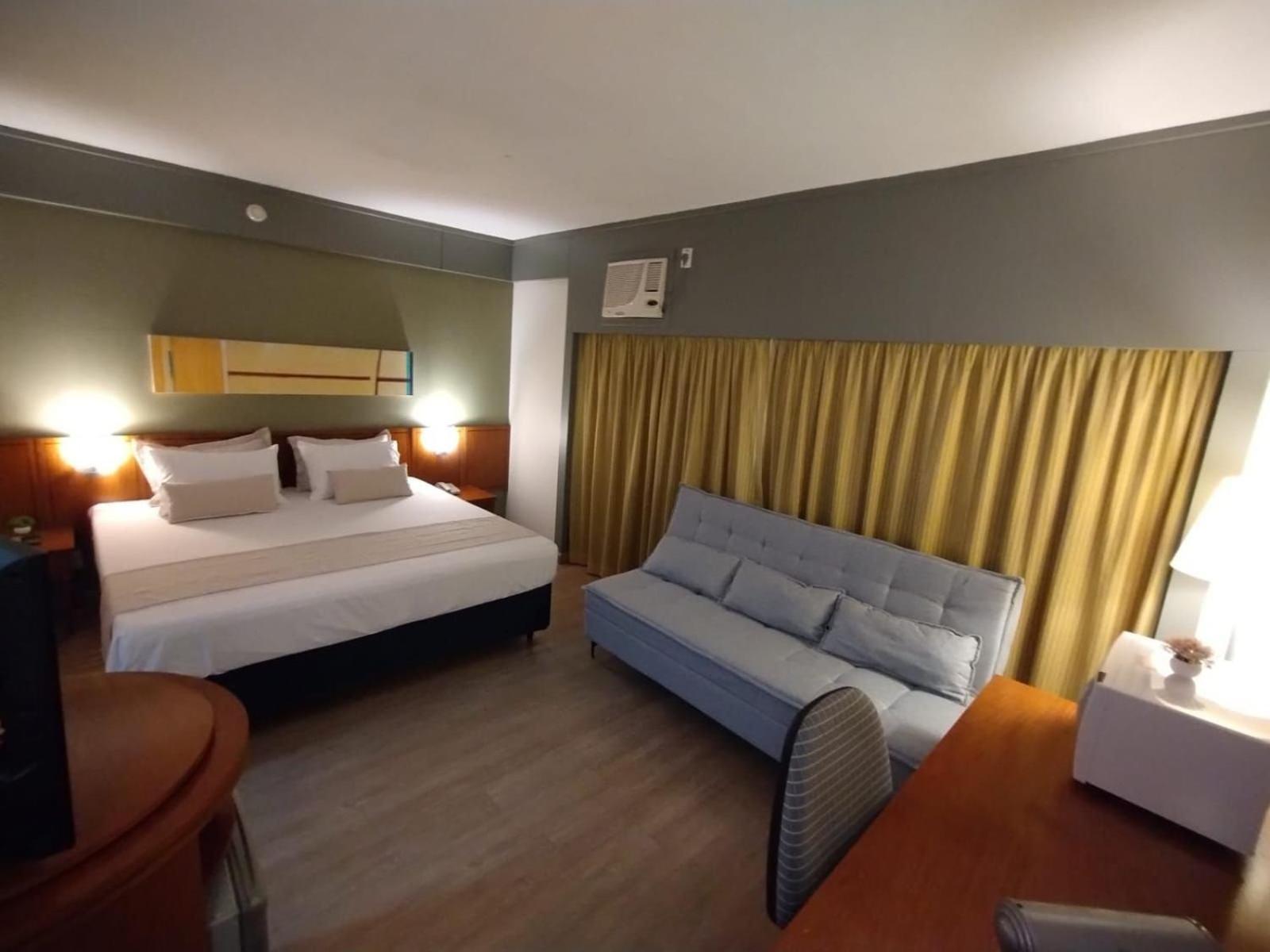 Flat King Mariana Khách sạn 4*