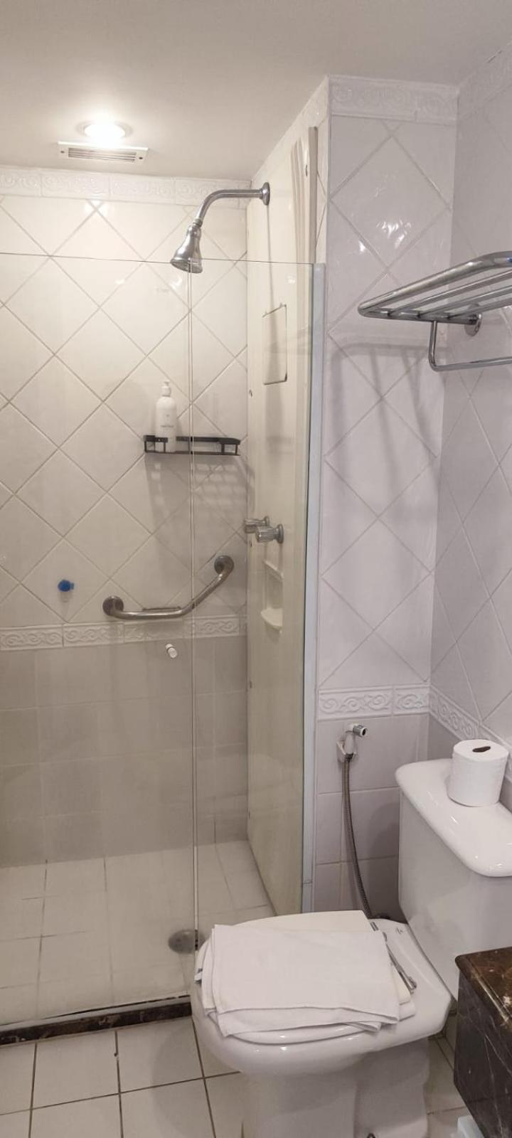 Flat Entre Os Shoppings Vila Olimpia E Jk 4*
