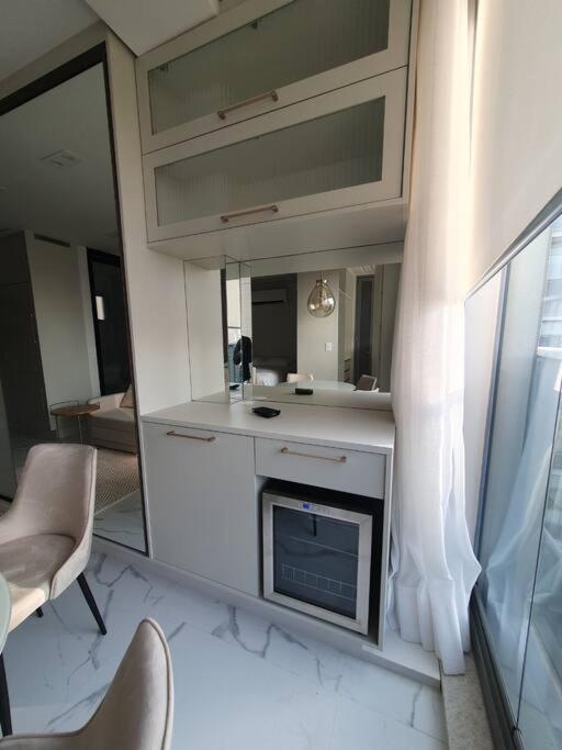 Apartemen Studio Luxo Avenida Reboucas *