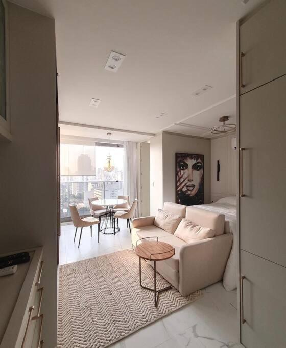 Studio Luxo Avenida Reboucas Apartemen