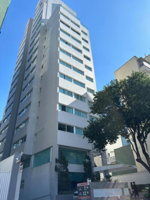 Khách sạn Espacoso Flat A 5 Min Da Av Paulista E Metro Paraiso - Mariana