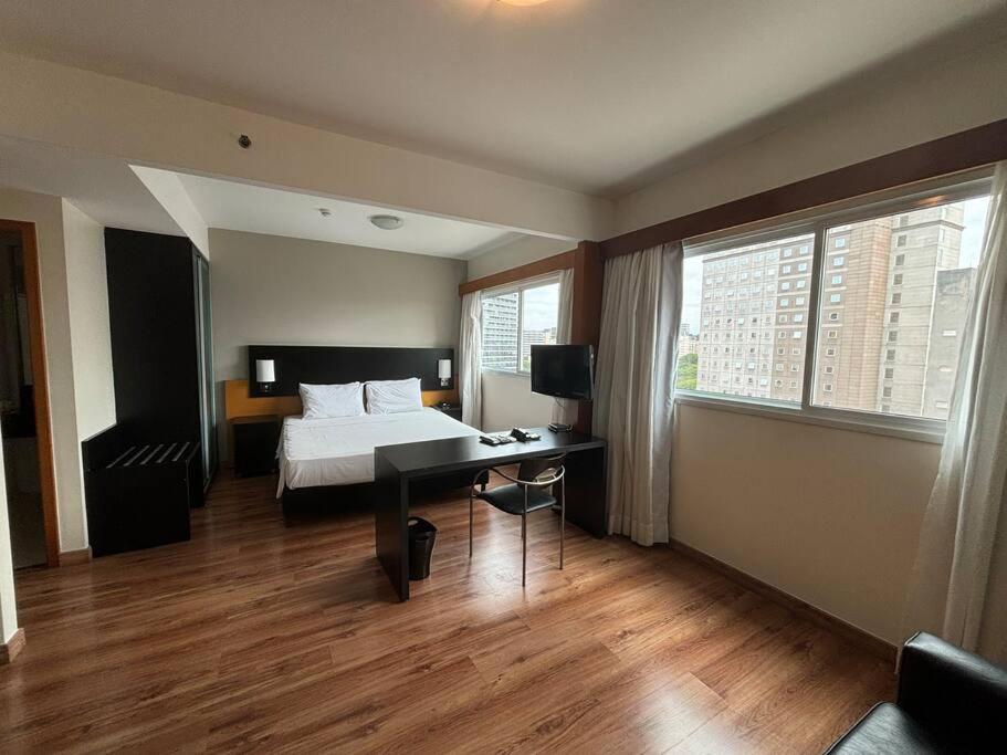 Khách sạn Espacoso Flat A 5 Min Da Av Paulista E Metro Paraiso - Mariana *