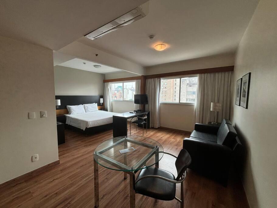 Khách sạn Espacoso Flat A 5 Min Da Av Paulista E Metro Paraiso - Mariana *