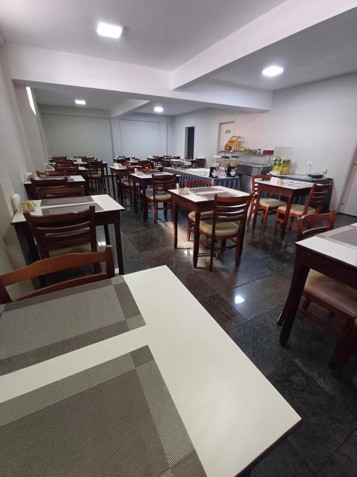 Cardim Plaza Khách sạn 3*