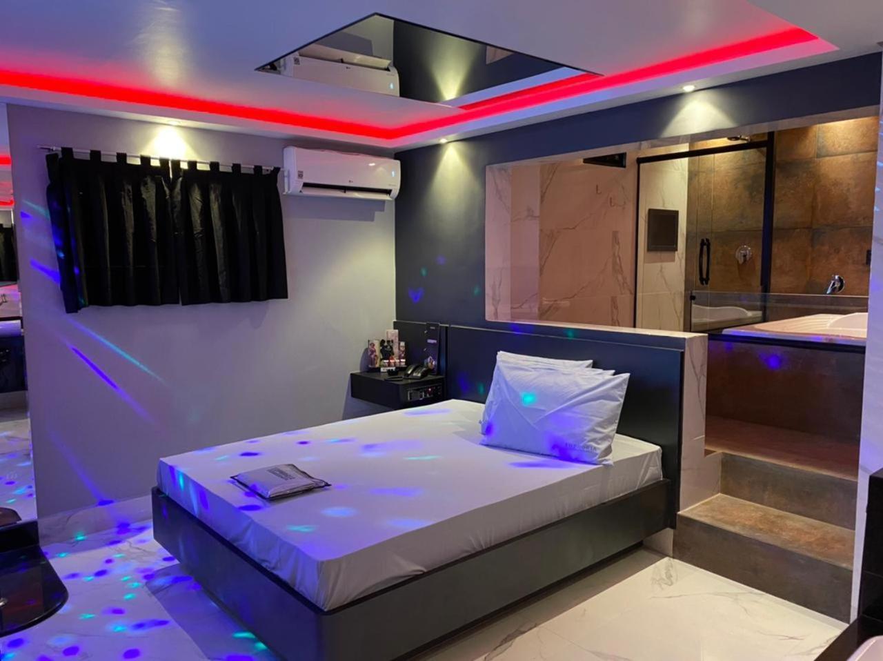 Love hotel Euphoria *