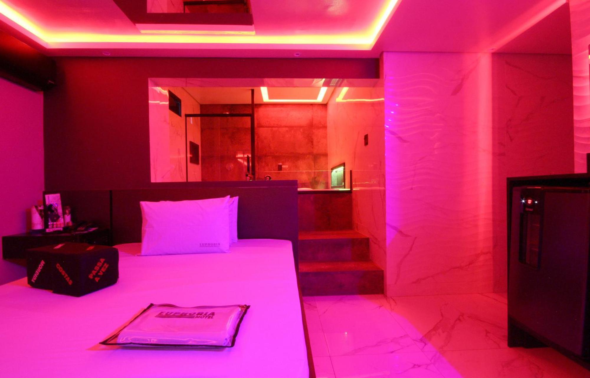 Love hotel Euphoria *