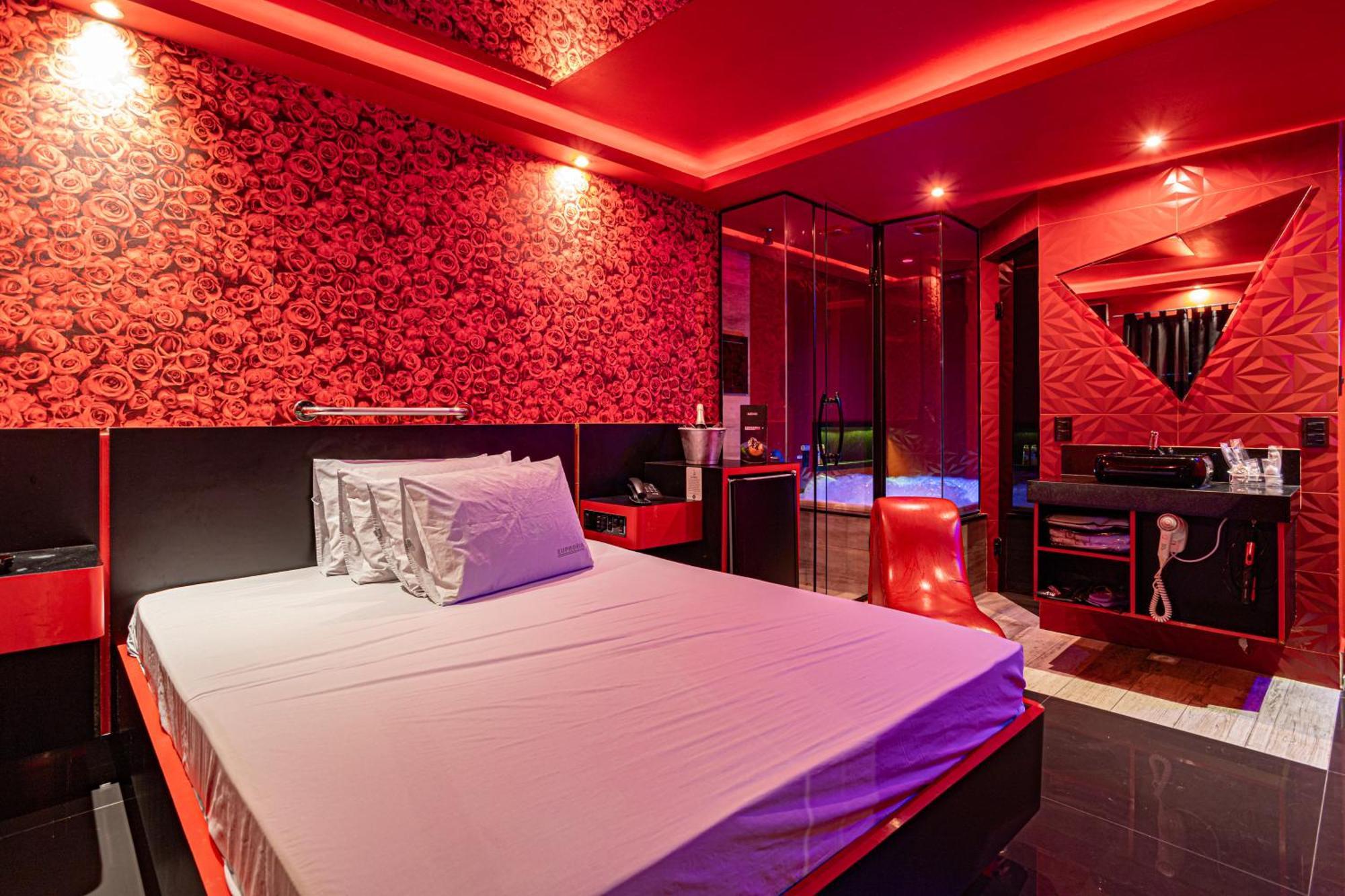 Love hotel Euphoria *