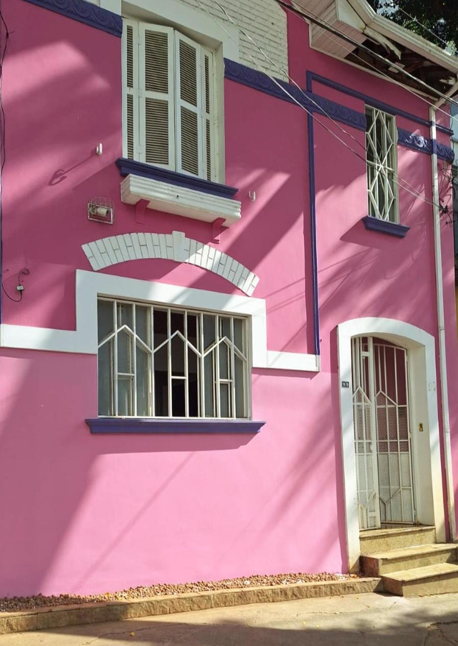 Uma Casinha Rosa No Pacaembu Sao Paulo