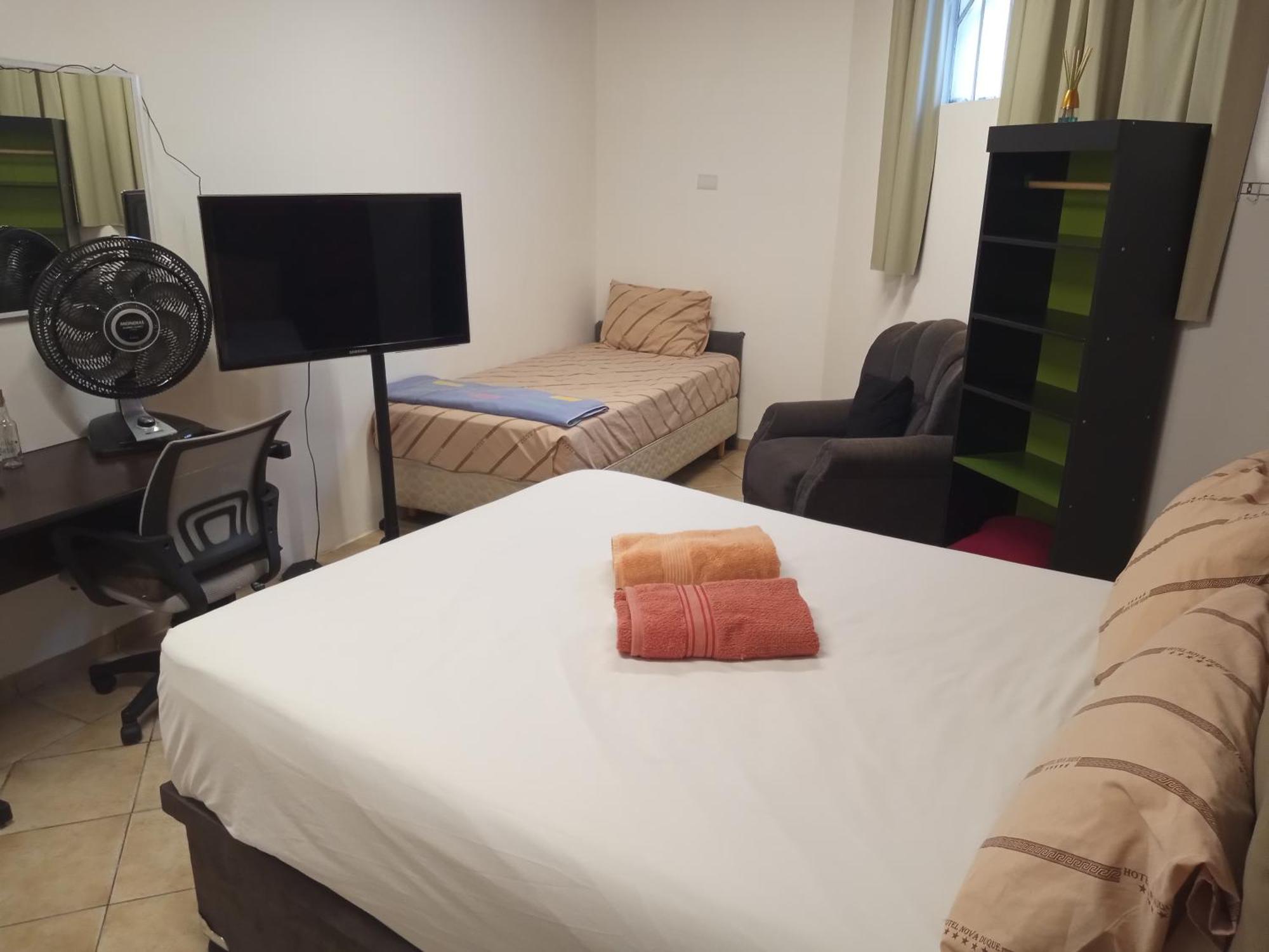 Hostel Uma Casinha Rosa No Pacaembu Sao Paulo