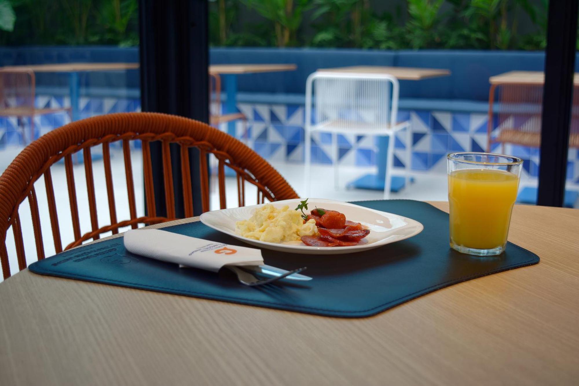 Hotel Golden Tower Express Nacoes Unidas By Fenix