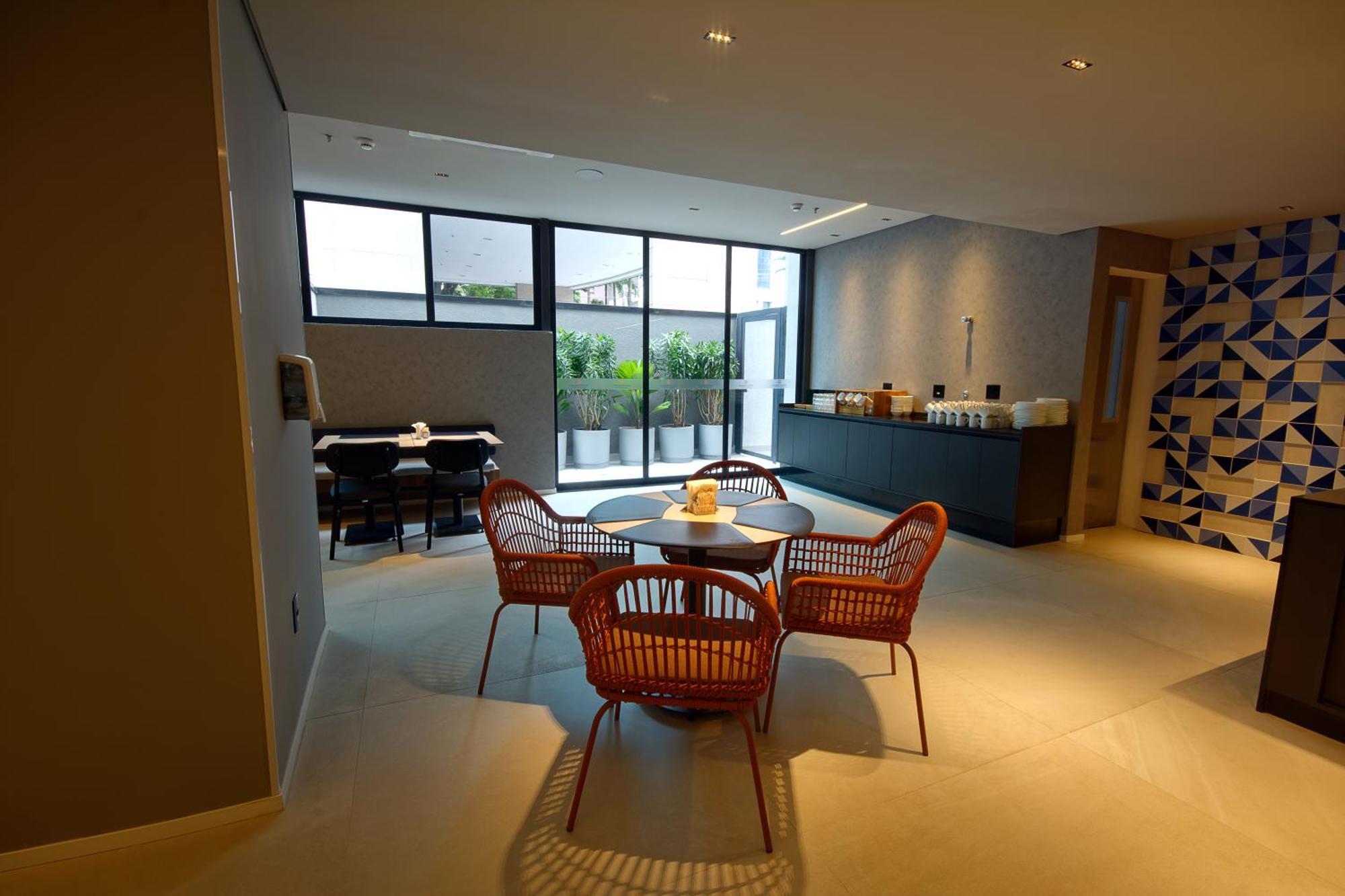 Golden Tower Express Nacoes Unidas By Fenix 3*