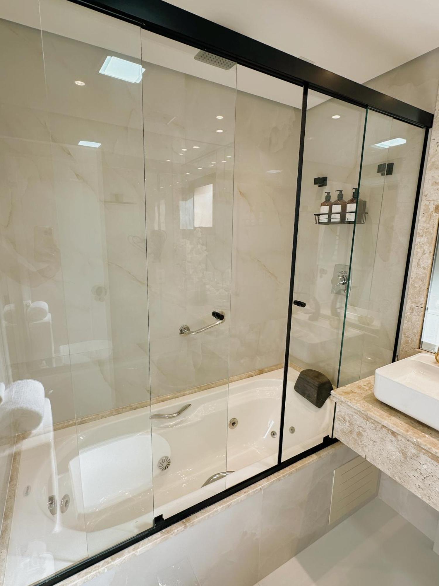 Nacoes Unidas - Luxury Hotel