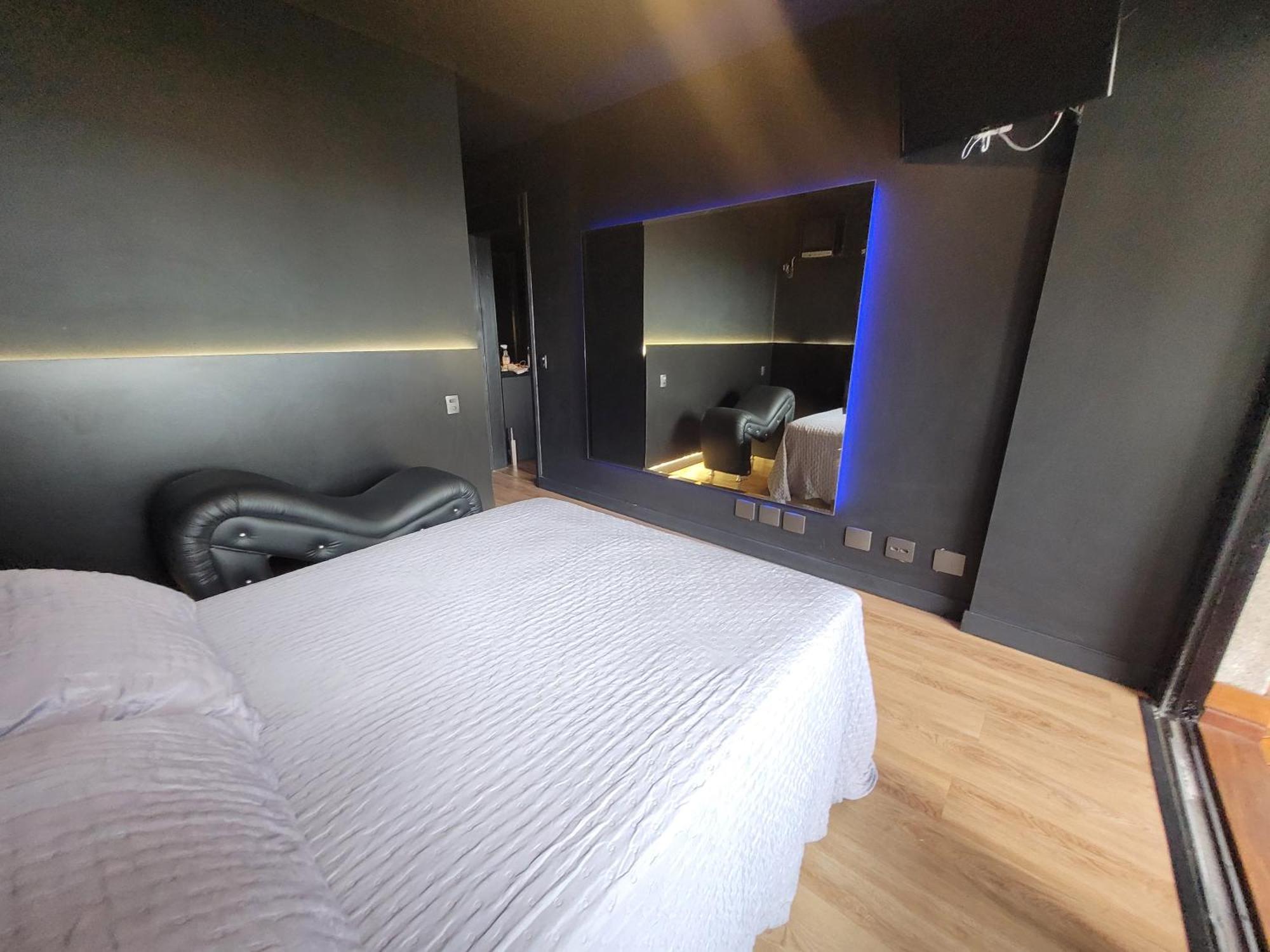 Morumbi, Pub, Com Hidromassagem, Piscina Aquecida Privativa, Lareira, Que Voce Precisa Descansar, Trabalhar Ou Realizar Aquela Comemoracao! Com Total Conforto E Privacidade! O Nota 10 De Sp! Căn hộ