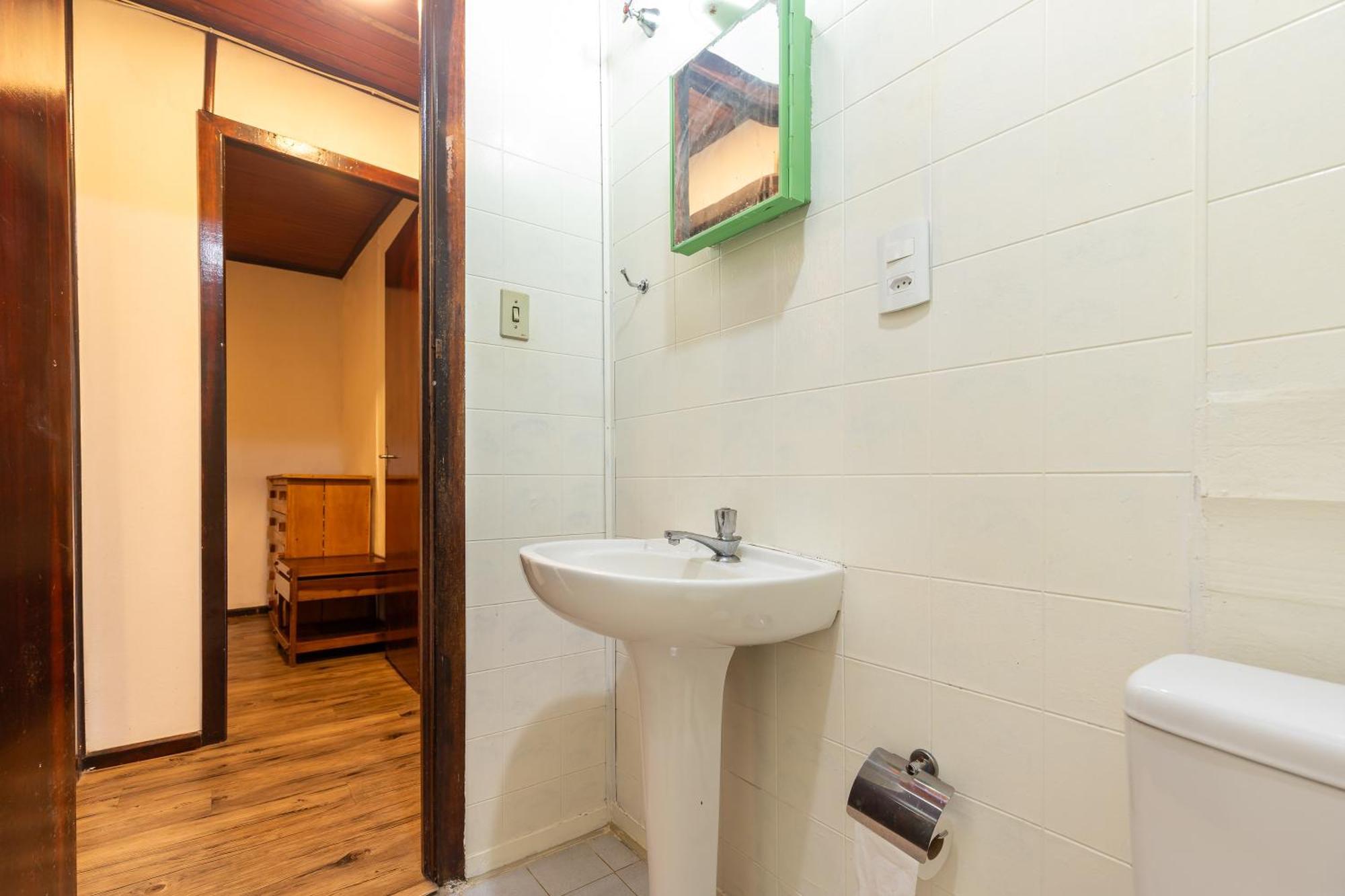 Nhà nghỉ Chacara Pe N'agua, 80 Km De Sp, Piscina E Aquecido *