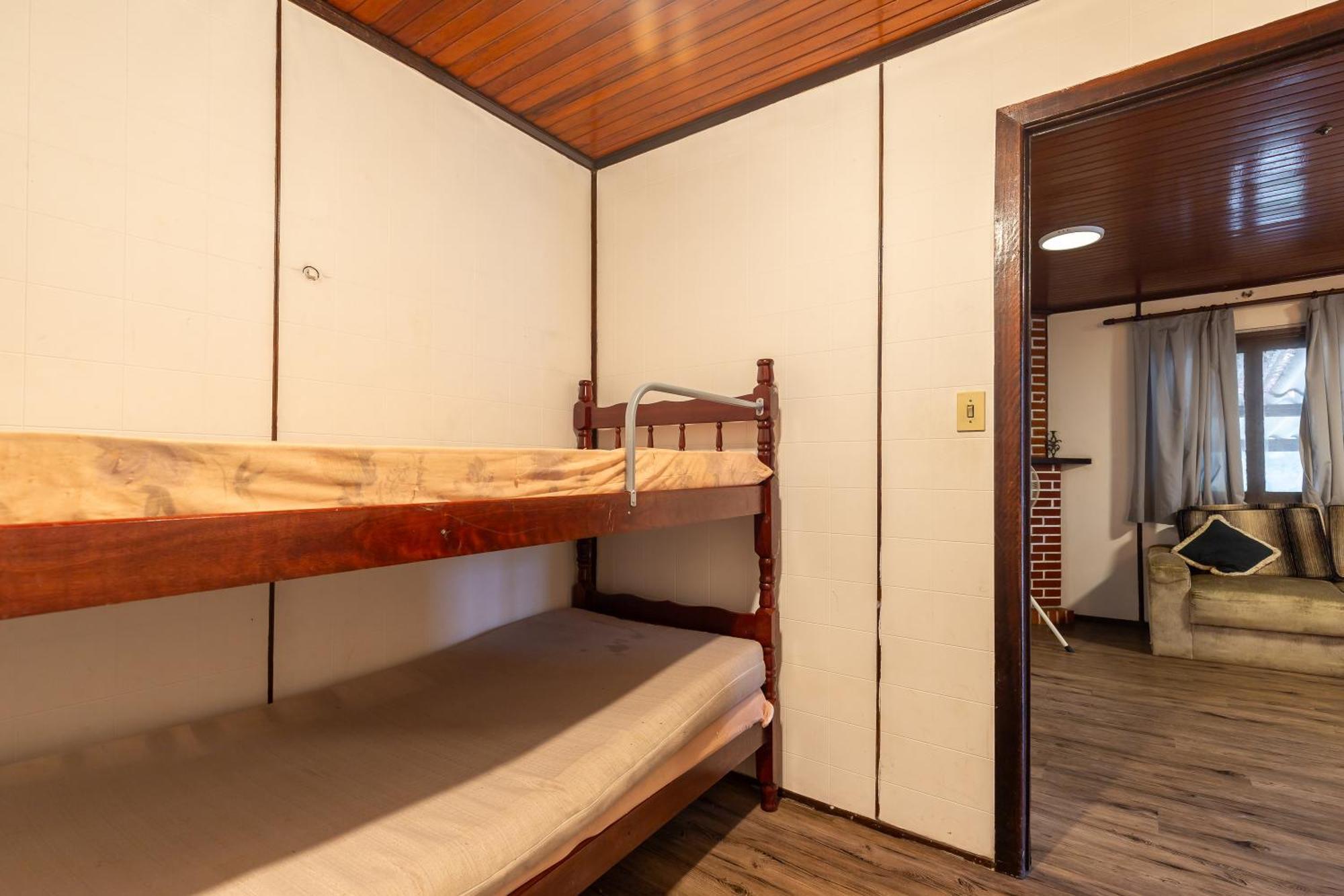 Nhà nghỉ Chacara Pe N'agua, 80 Km De Sp, Piscina E Aquecido *