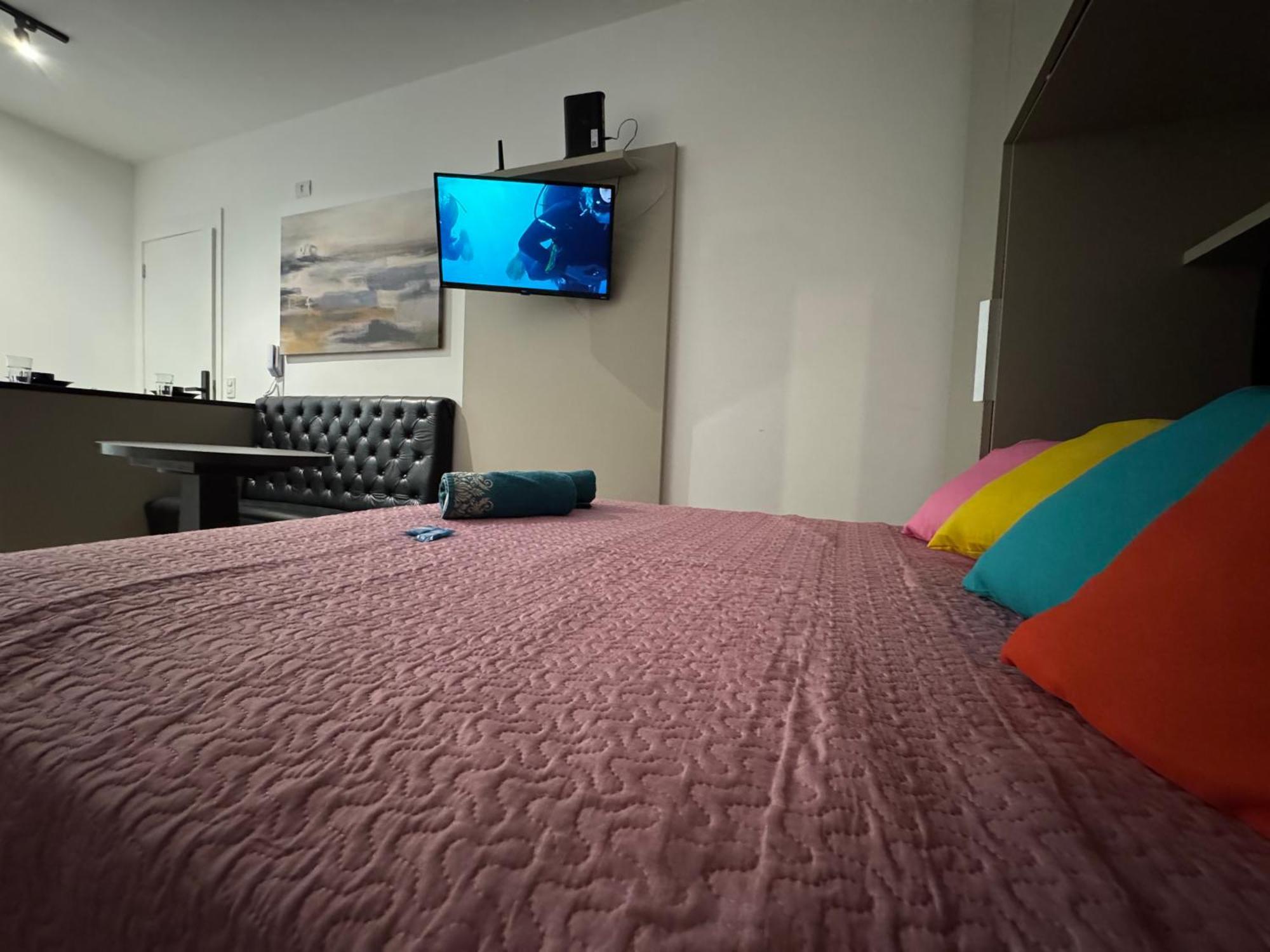 Studio404 - Cozy Loft In The Heart Of - Short & Long Apartment