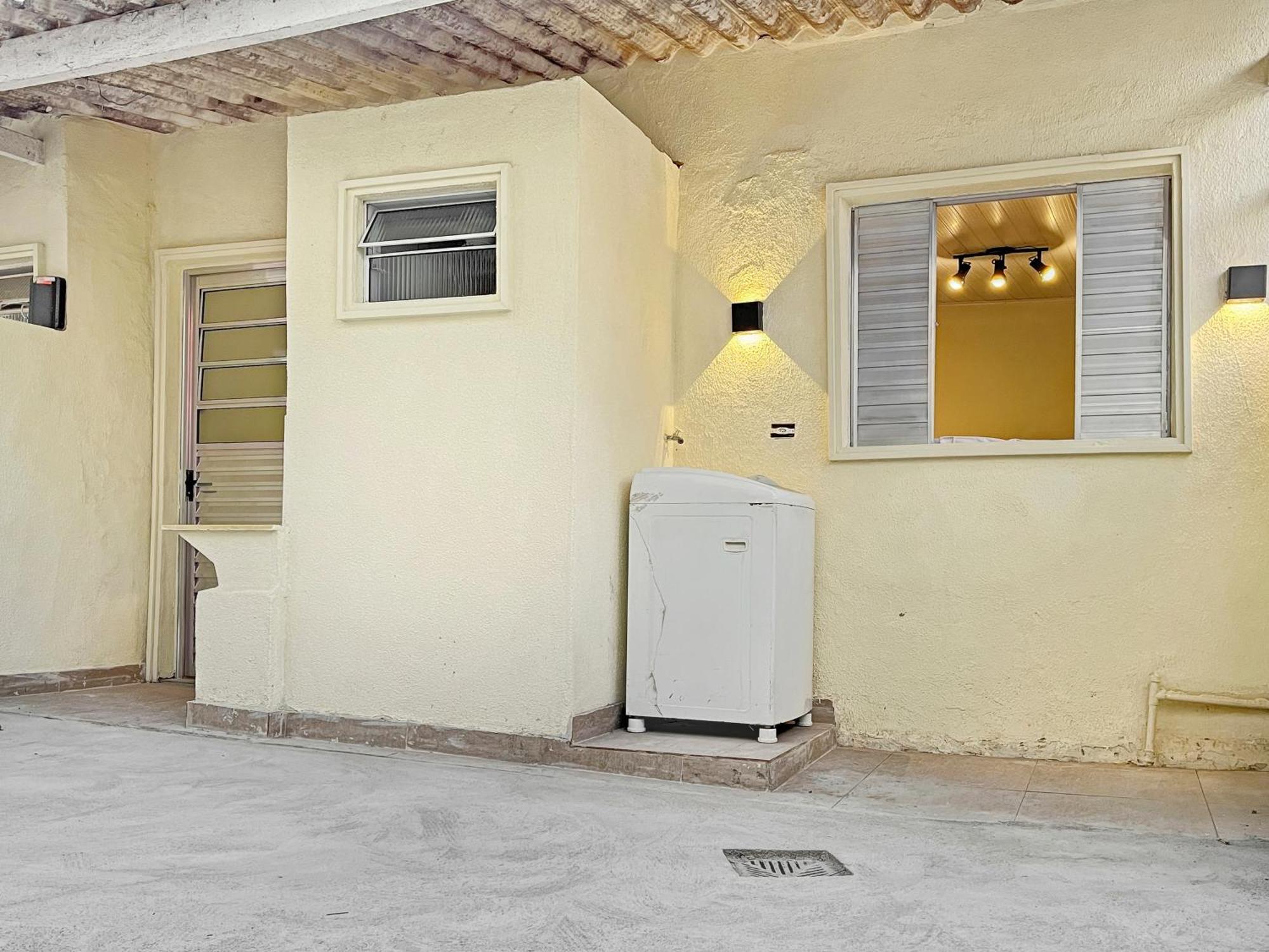Urban Fully Equipped Kitchen Comfortable Holiday home