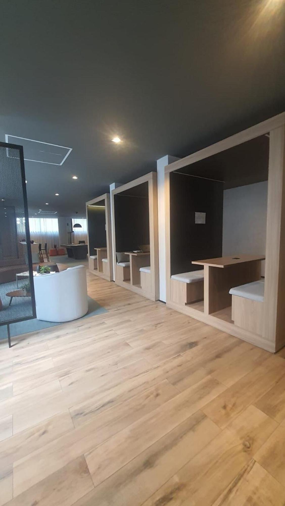 Ni17 | Novo Bhaus Nik | Mariana | Metro Apartment
