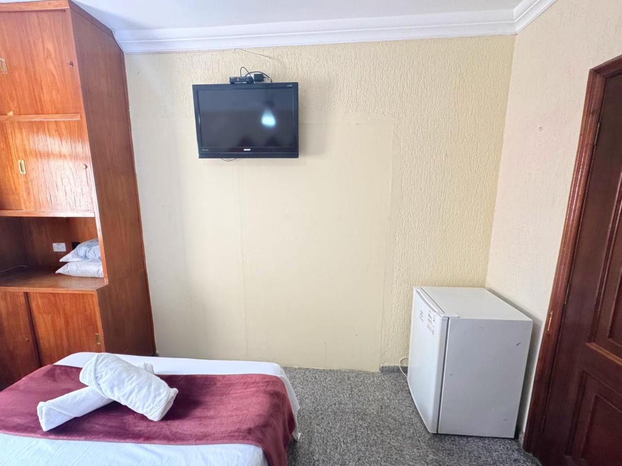Hostheo Liberdade Oda ve Kahvaltı Sao Paulo