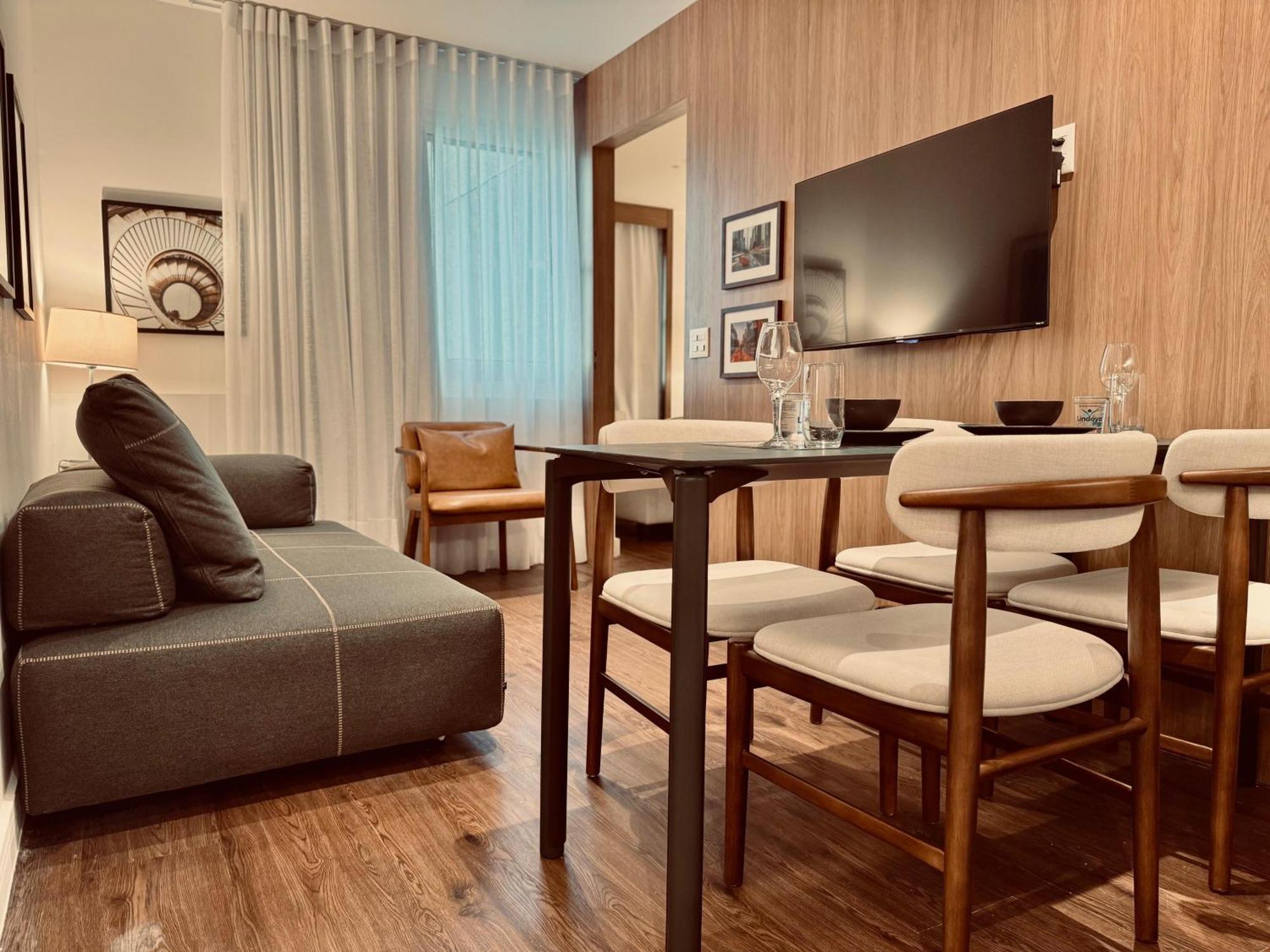 1912- Rentaqui 2 Bedrooms Stylo Gardens Apartment *