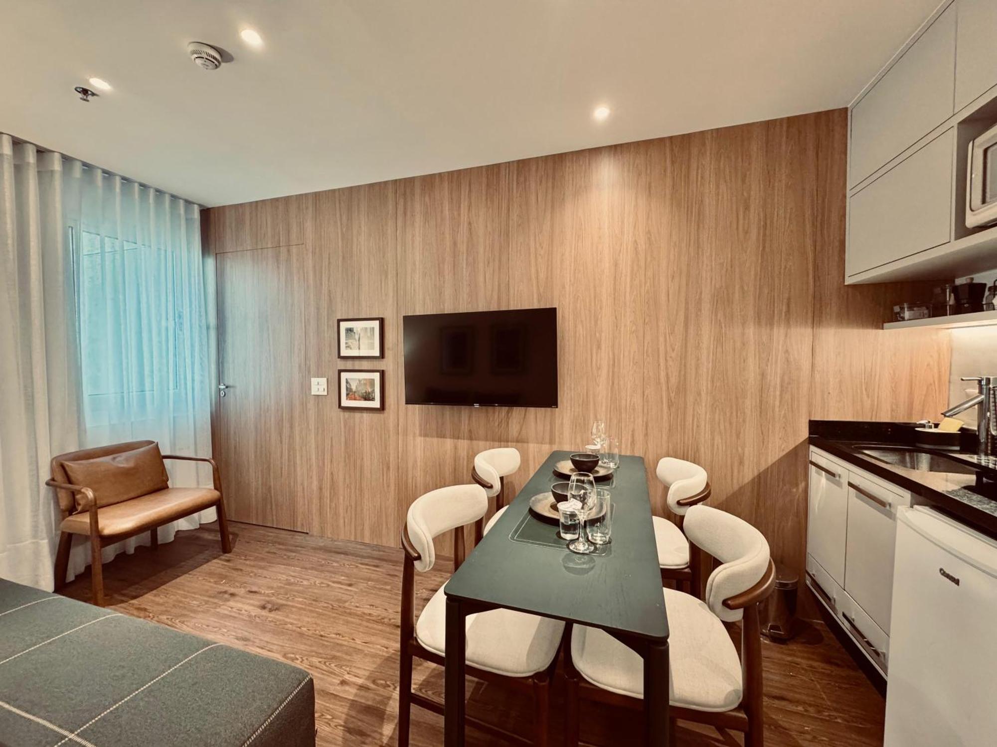 1912- Rentaqui 2 Bedrooms Stylo Gardens