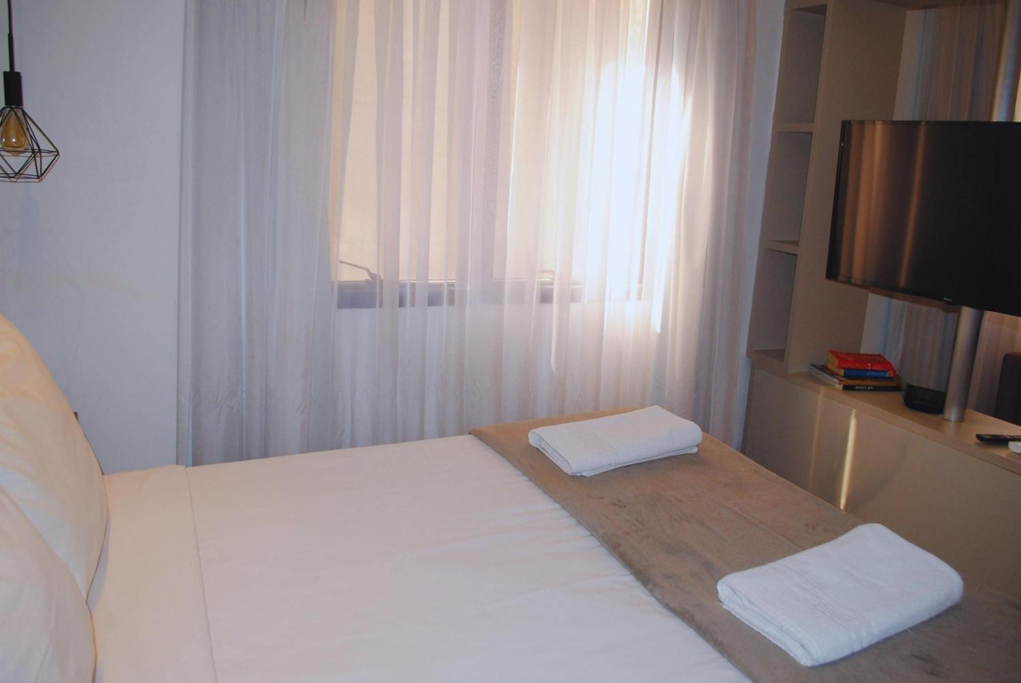 Apartemen Bhomy Itaim - No Do Bairro A1103 *