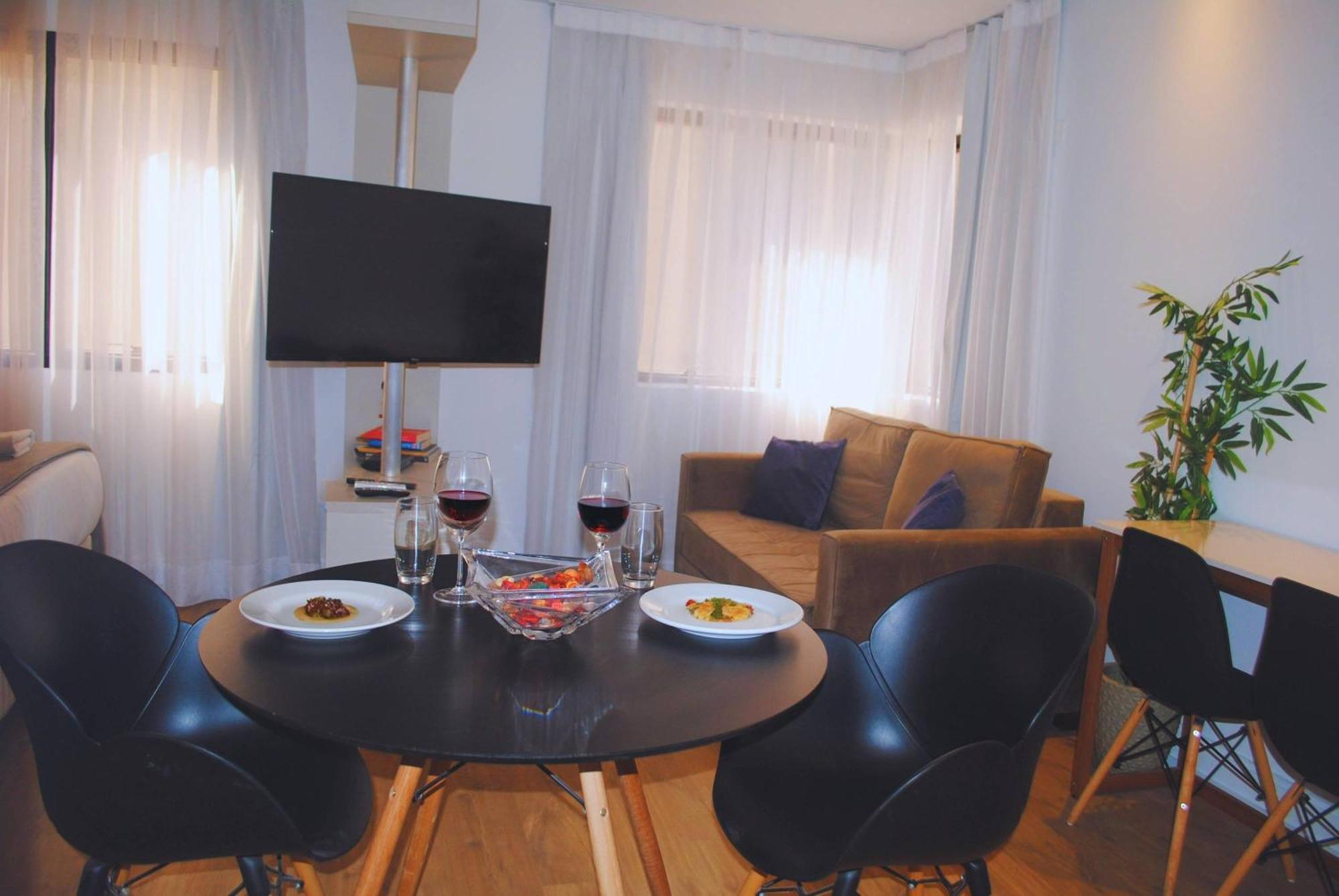 Apartemen Bhomy Itaim - No Do Bairro A1103 *