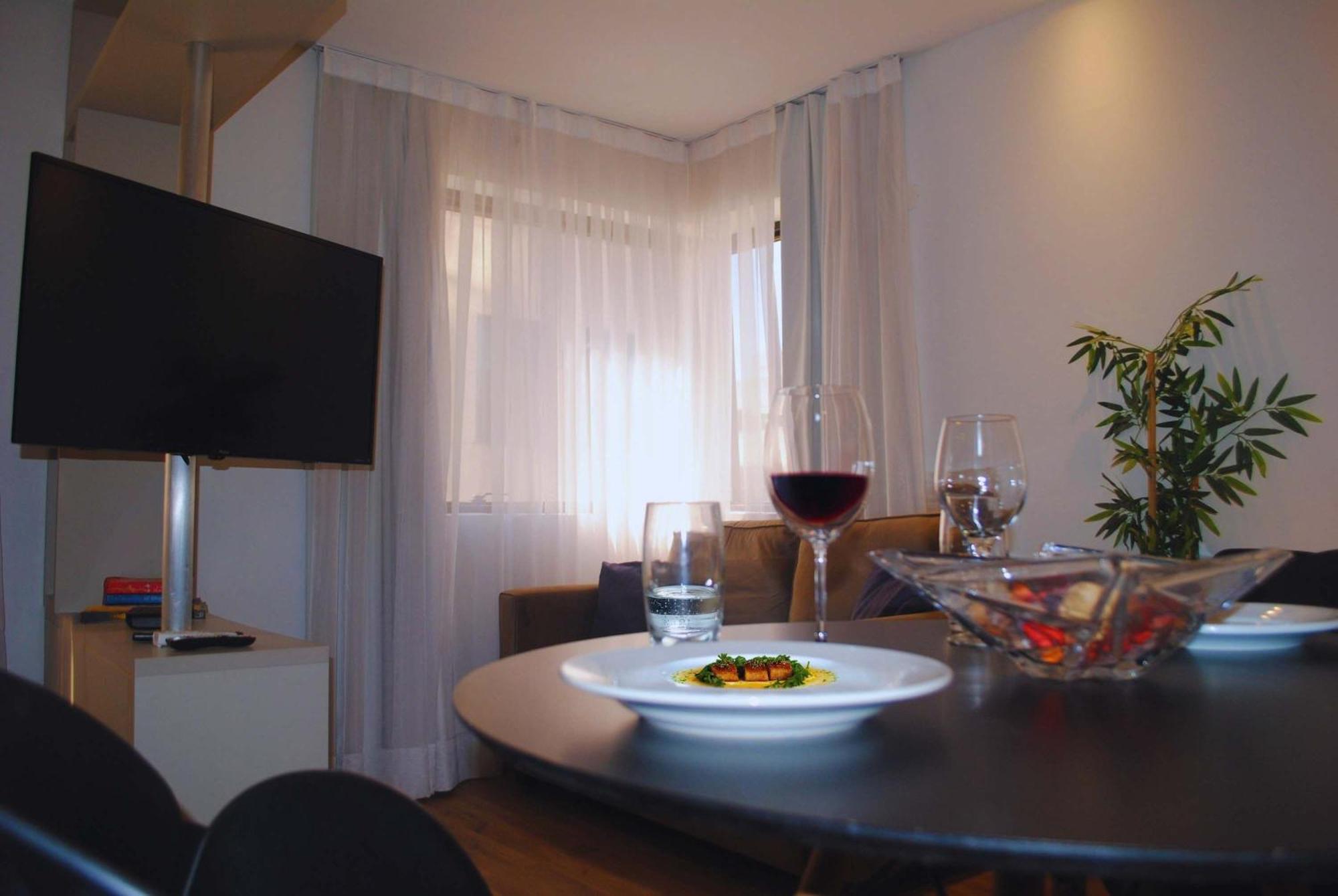 Apartemen Bhomy Itaim - No Do Bairro A1103 *