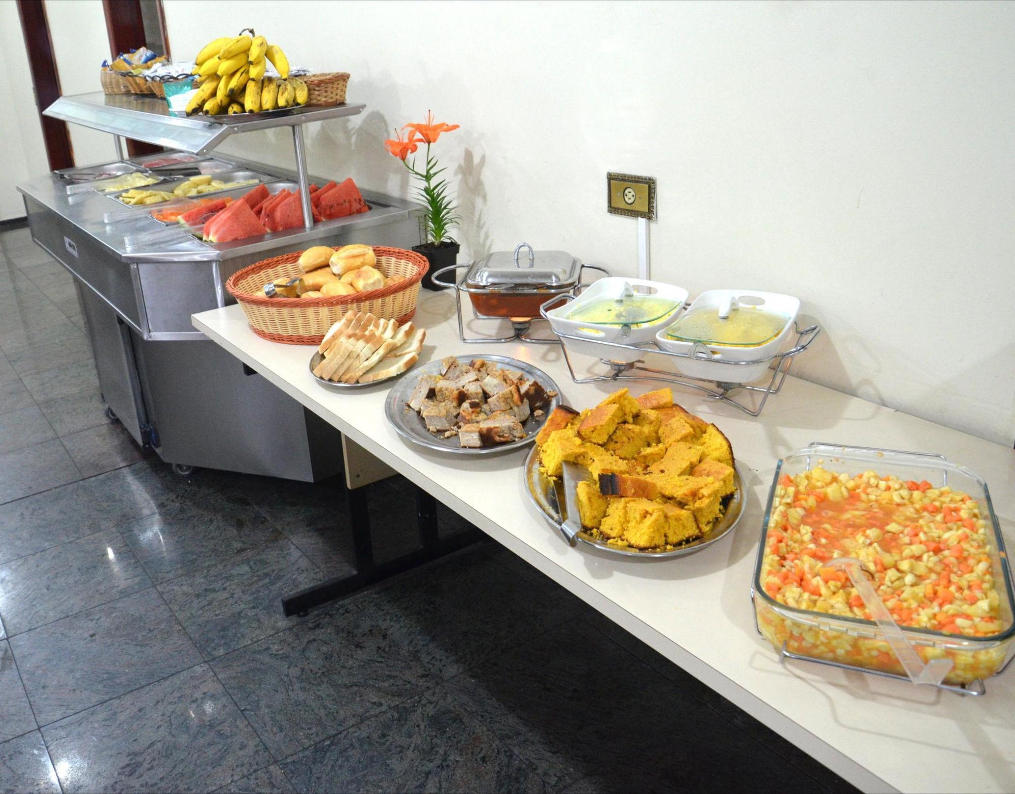 Khách sạn Cardim Plaza
