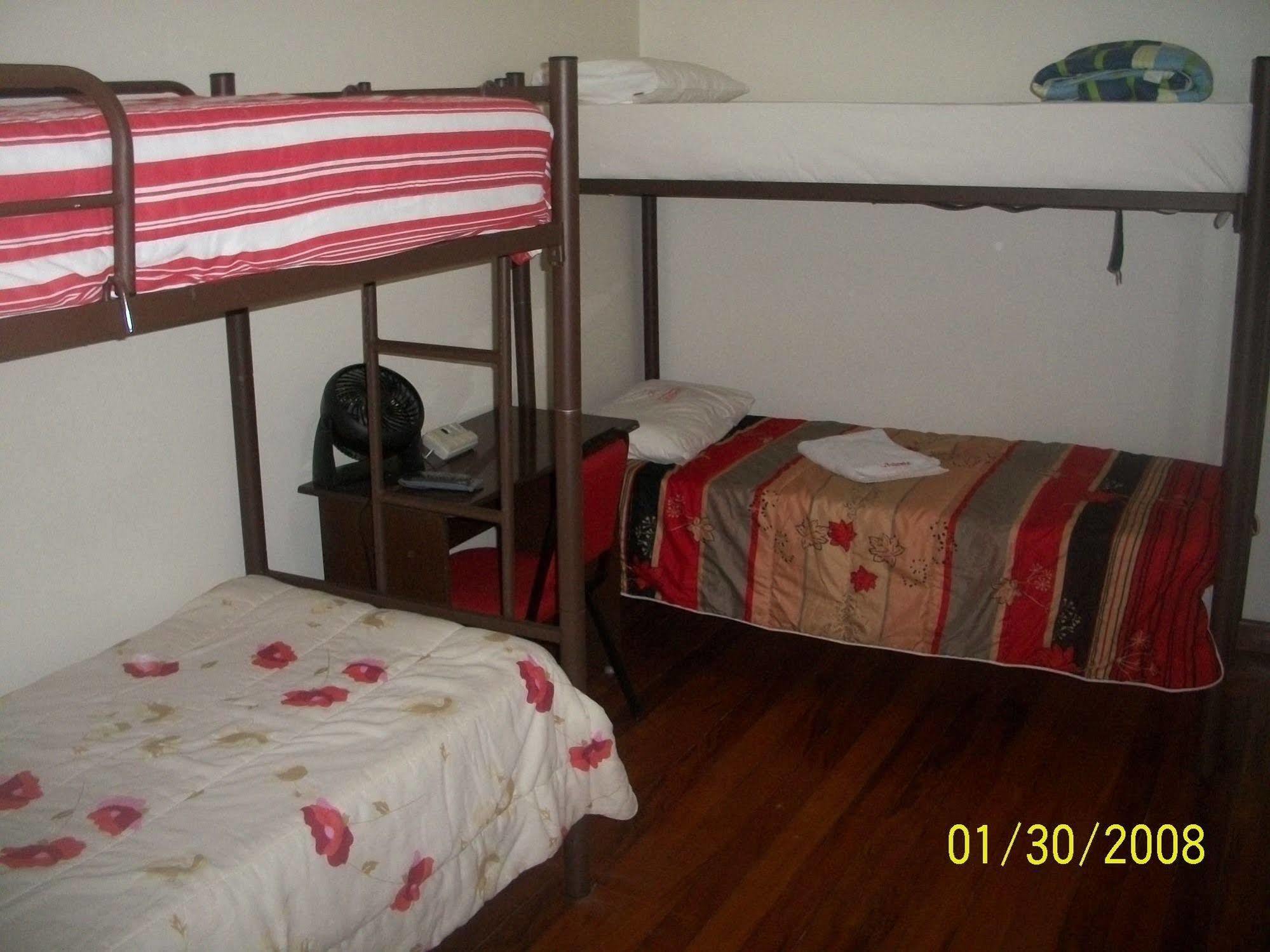 Clinicas Valente Hostel *