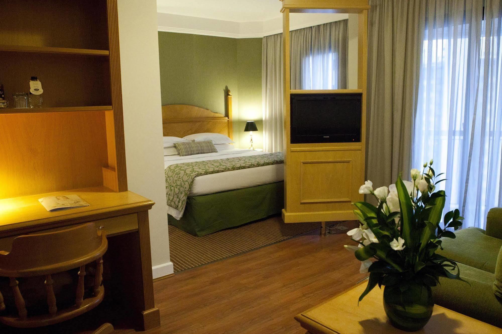 Estanplaza Ibirapuera 4*